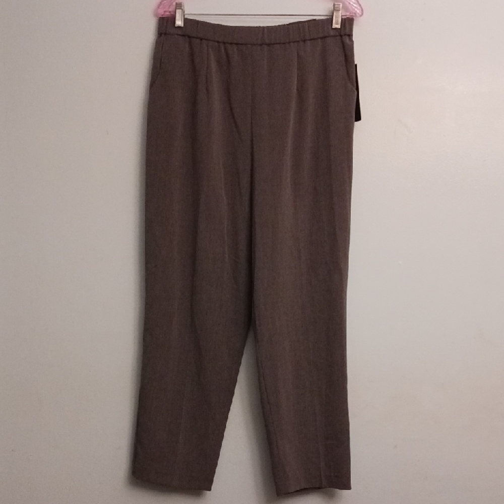 Briggs Petite size 12P women's heather gray pull-on Trouse with pockets.